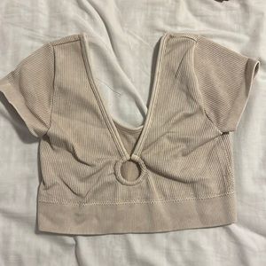 i am selling this shirt it’s from aerie size small cream color
